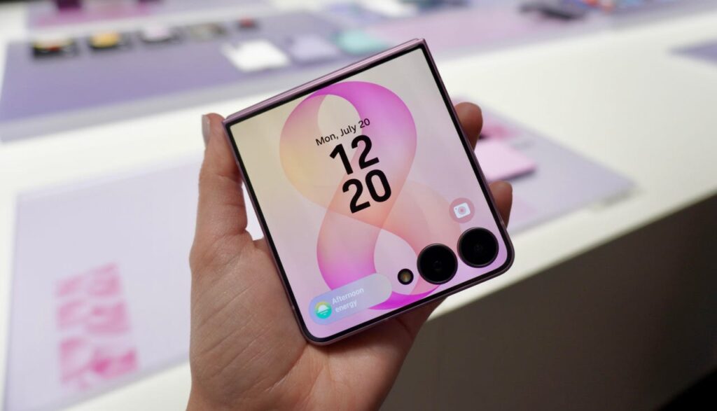 Preorder the New Samsung Galaxy Z Flip from T-Mobile at Minimal Cost